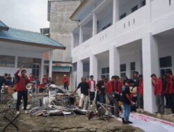 Biaya Benchmarking Terlalu Mahal, Ratusan Mahasiswa Berunjuk Rasa di Kampus II UNIMAJU