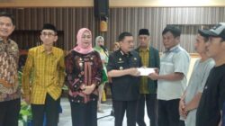 Pemkab Majene Serahkan Zakat Infag Dan Sedekah Pejabat.