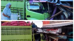 Sopir di Duga Ngantuk, Hingga Menabrak Rumah Warga Di Jl. Poros Majene-Mamuju