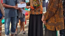 Wabup Majene Serahkan Bantuan bagi Korban Kebakaran di Galung Tengah Bersama BAZNAS