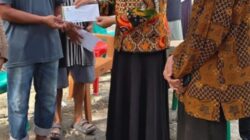 Wabup Majene Serahkan Bantuan bagi Korban Kebakaran di Galung Tengah Bersama BAZNAS