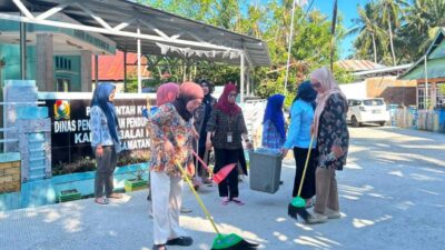 UPTD KB Pamboang Gelar Aksi Bersih Lingkungan, Mendukung Majene *Mapaccing”