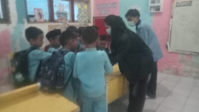 STIKES BBM Sasar Beberapa SDN di Majene Membagikan Masker