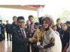Kadis Disdikpora Majene,Serahkan Penghargaan Siswa Juara Festival Tunas Bahasa Ibu (FTBI)